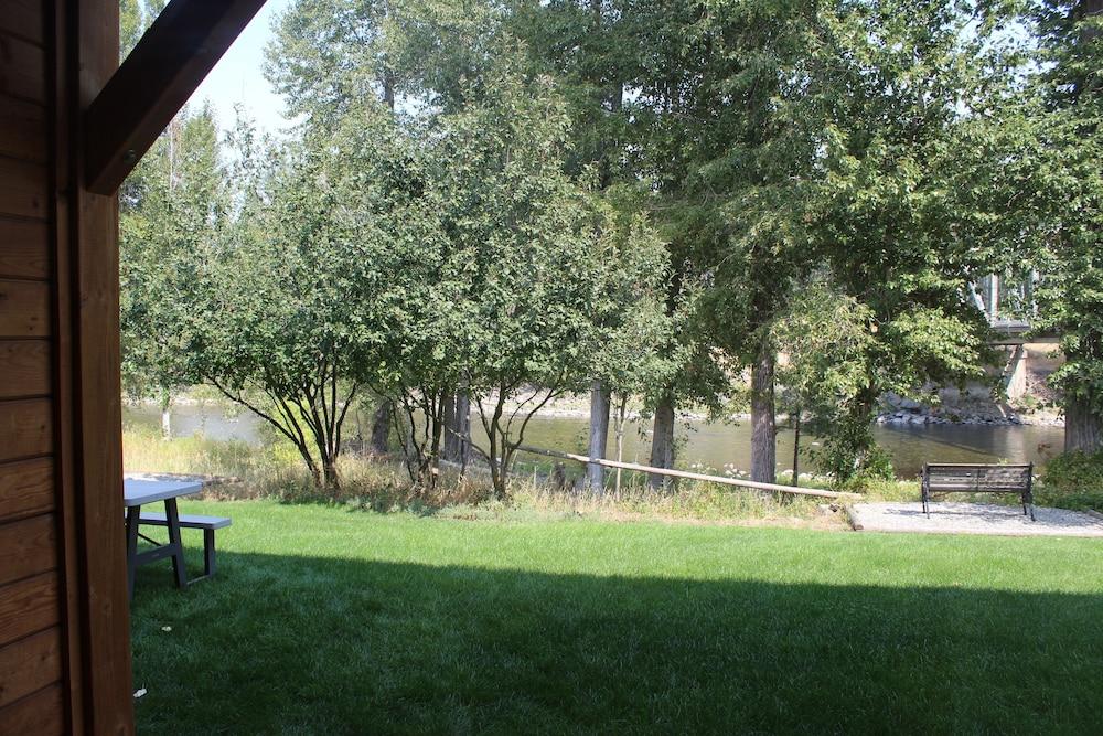Methow River Lodge & Cabins photo 86