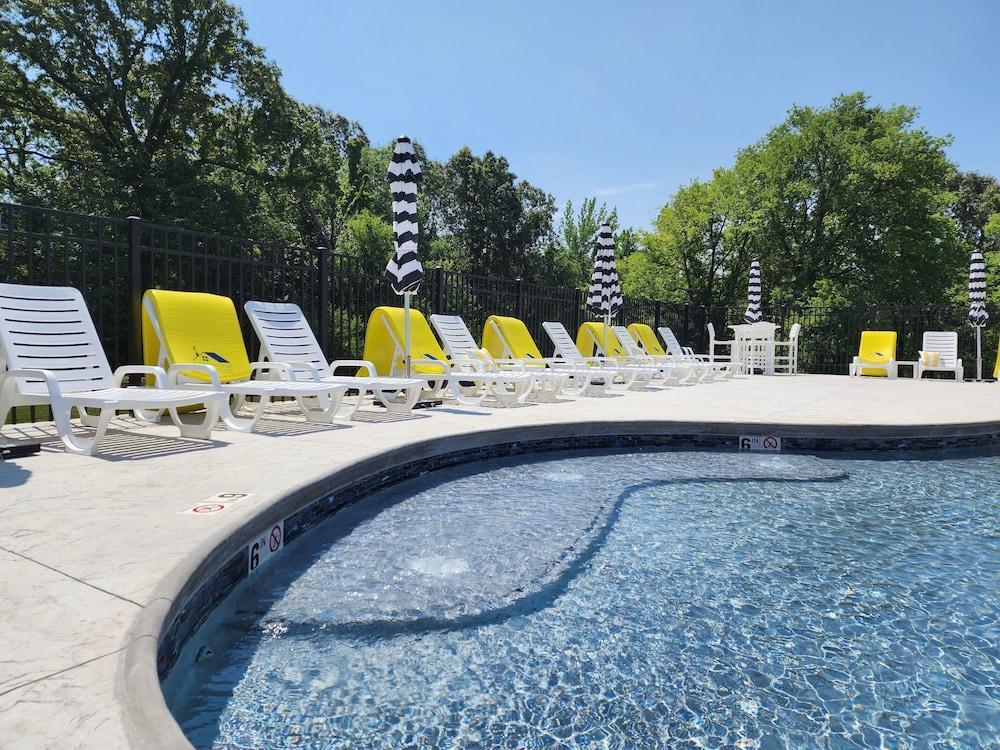 The Lakehouse Inn at Sledd Creek photo 4
