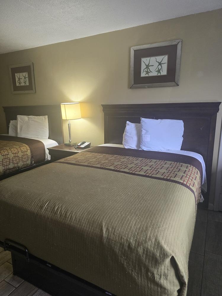 Ocean Waves Hotel photo 12