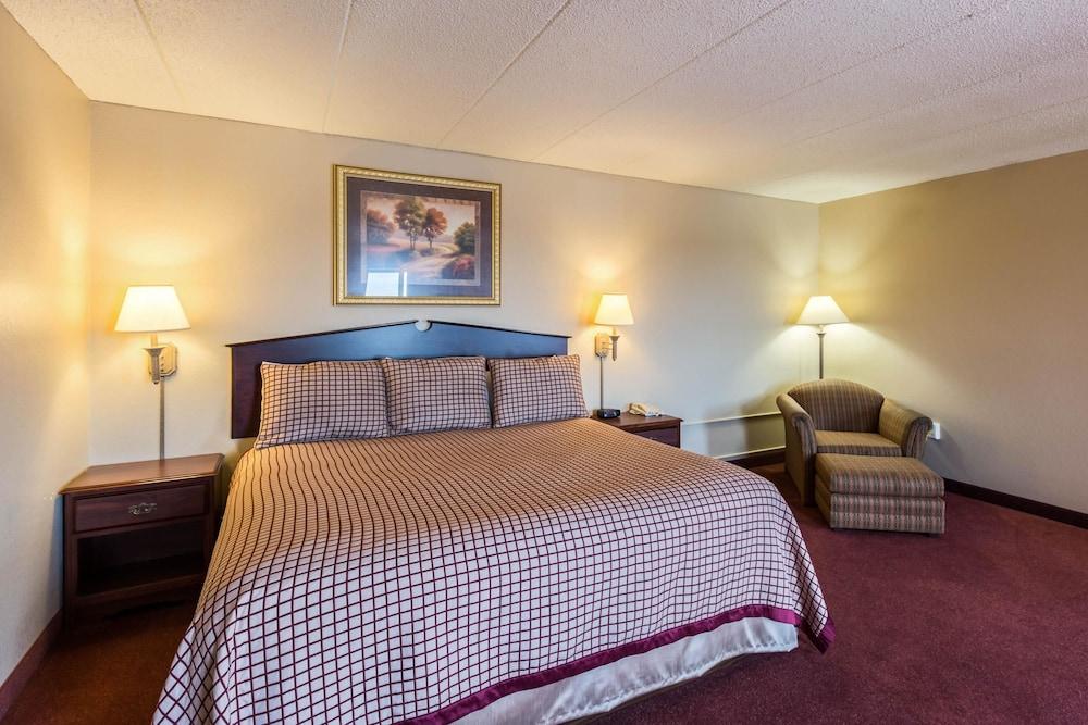 Rodeway Inn photo 26