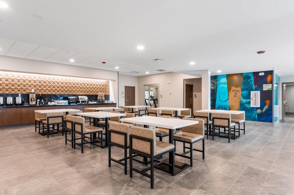 Wingate by Wyndham Geneva at SPIRE Academy photo 31