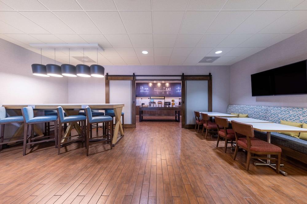 Hampton Inn St. Robert/Ft. Leonard Wood photo 14