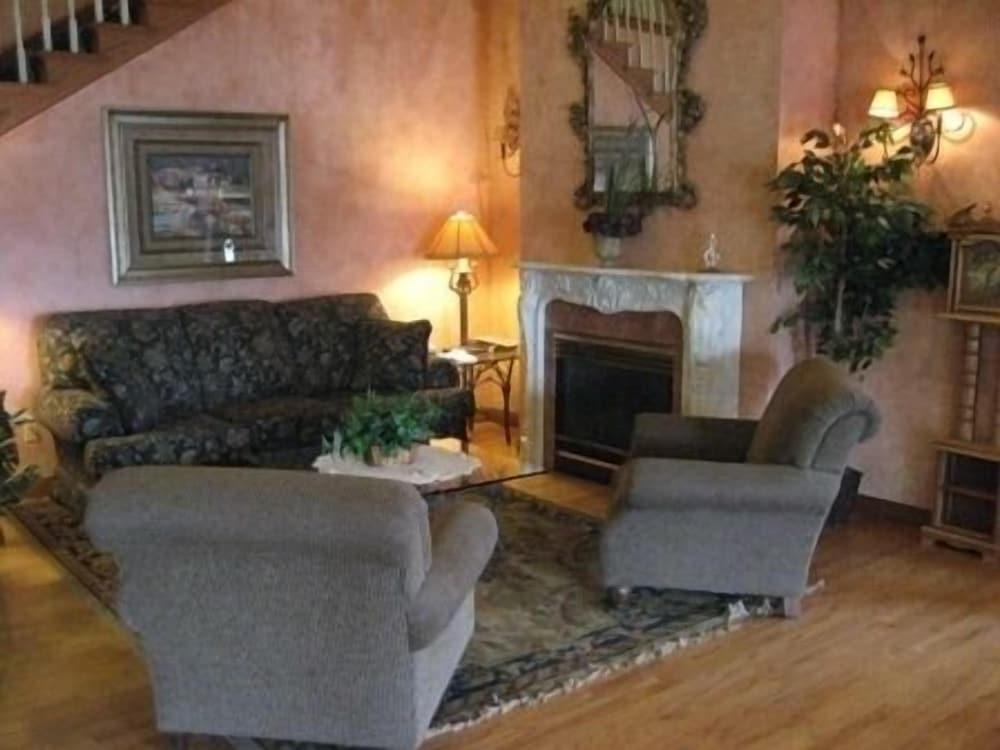 Crossings by GrandStay Inn and Suites photo 18