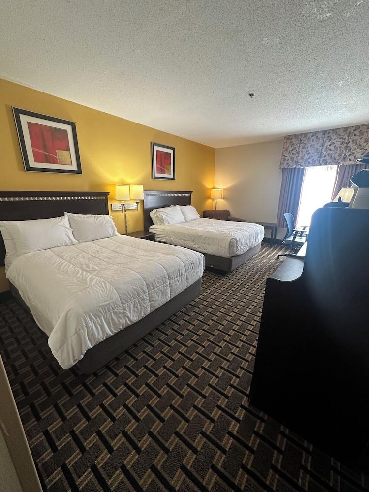 Lexington Inn and Suites photo 5