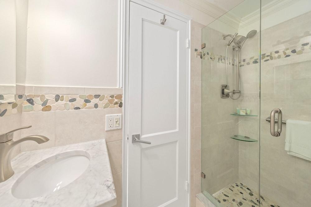 The Ambassador Hotel photo 52