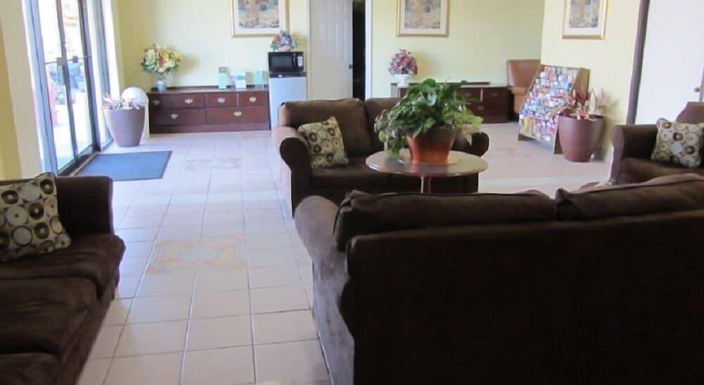 Best Classic Inn & Suites photo 2