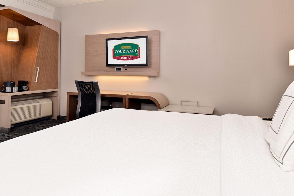 Courtyard by Marriott Dallas Northwest photo 18