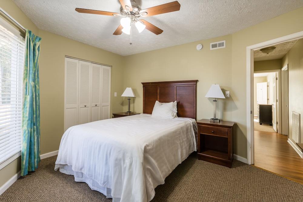 Country Club Villas photo 8