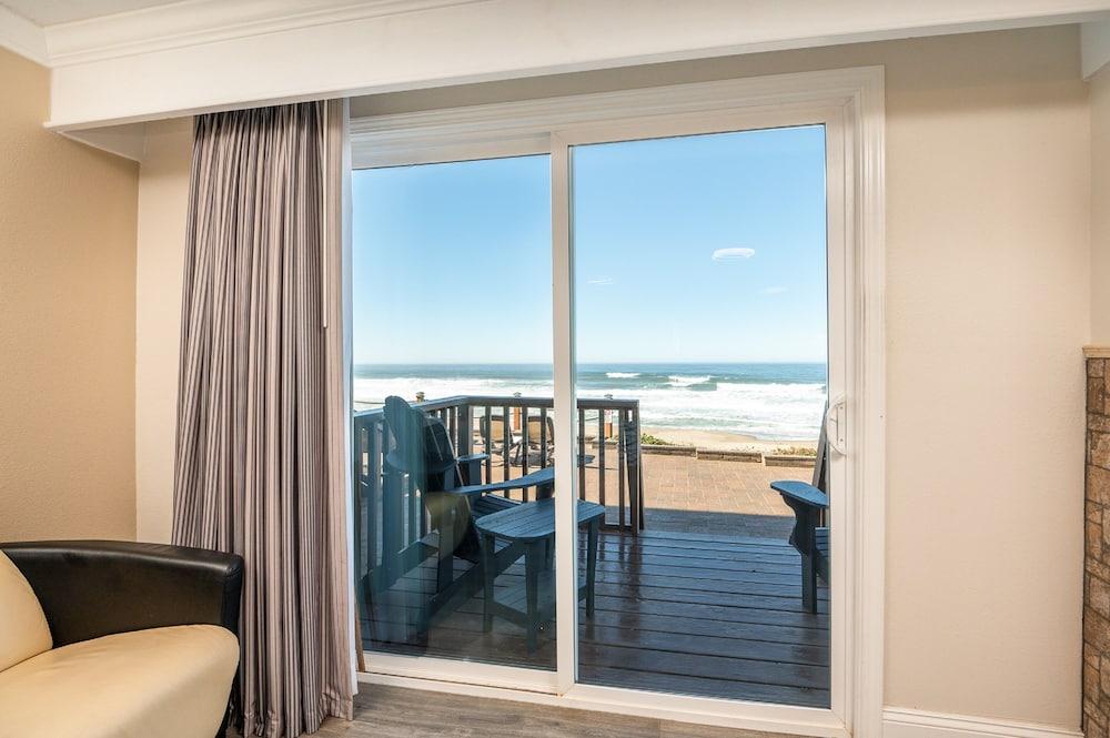 Sailor Jack's Oceanfront Inn photo 45