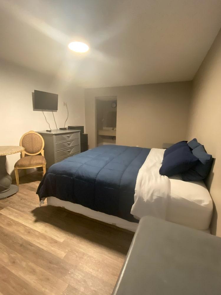 Scottish Inns and Suites photo 2