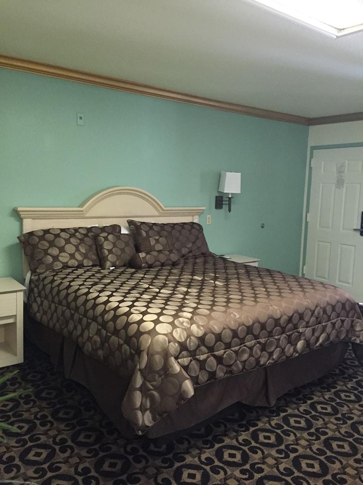 Scottish Inns & Suites at NRG Park photo 3
