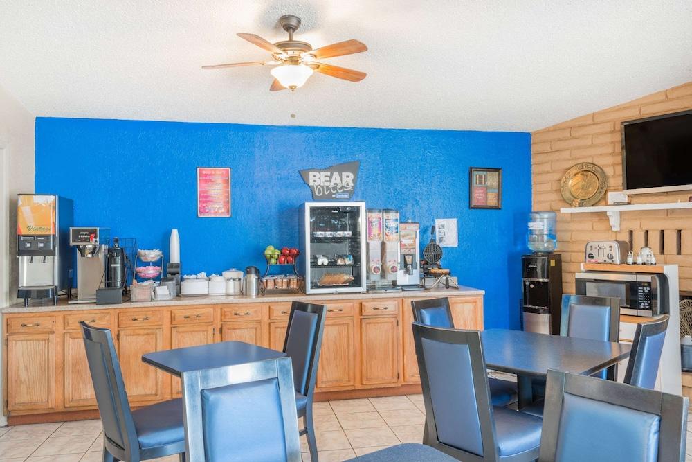 Travelodge by Wyndham Ruidoso photo 12