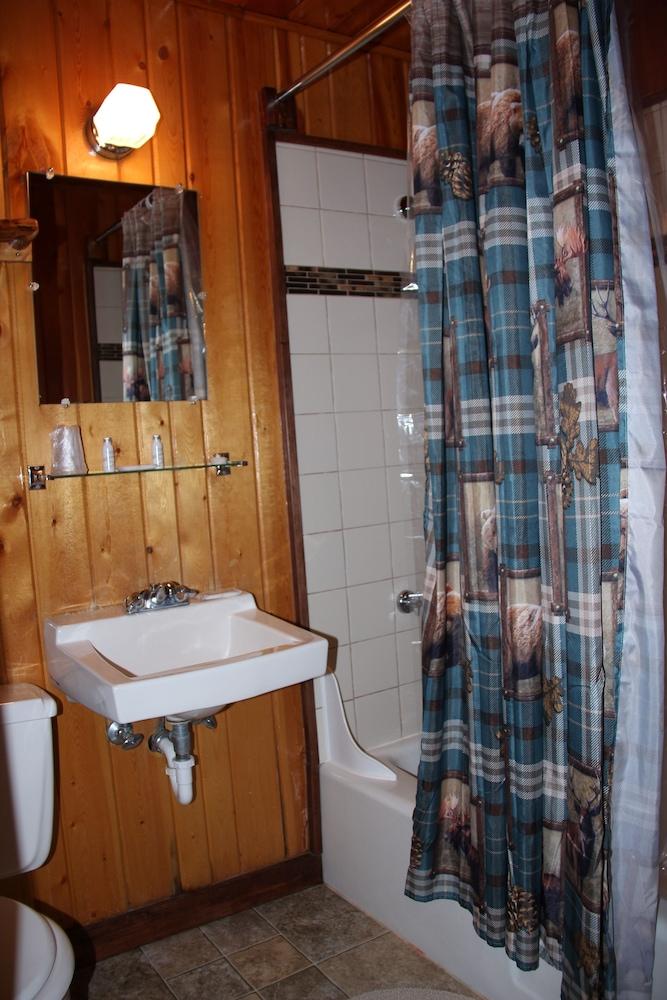 Creekside Lodge at Yellowstone photo 56