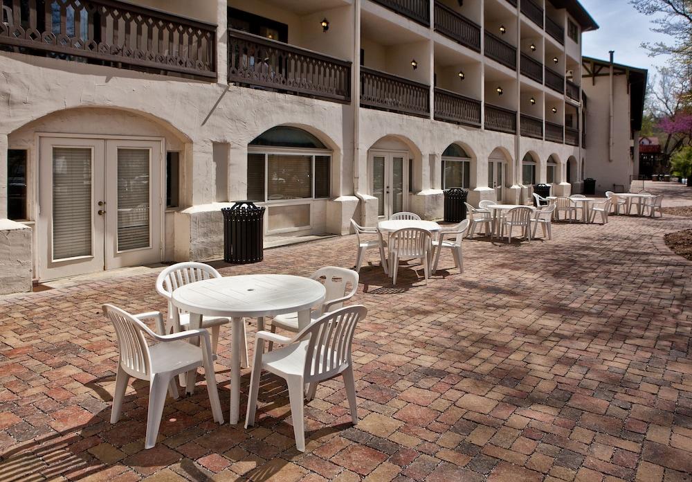 Helendorf River Inn, Suites & Conference Center photo 18