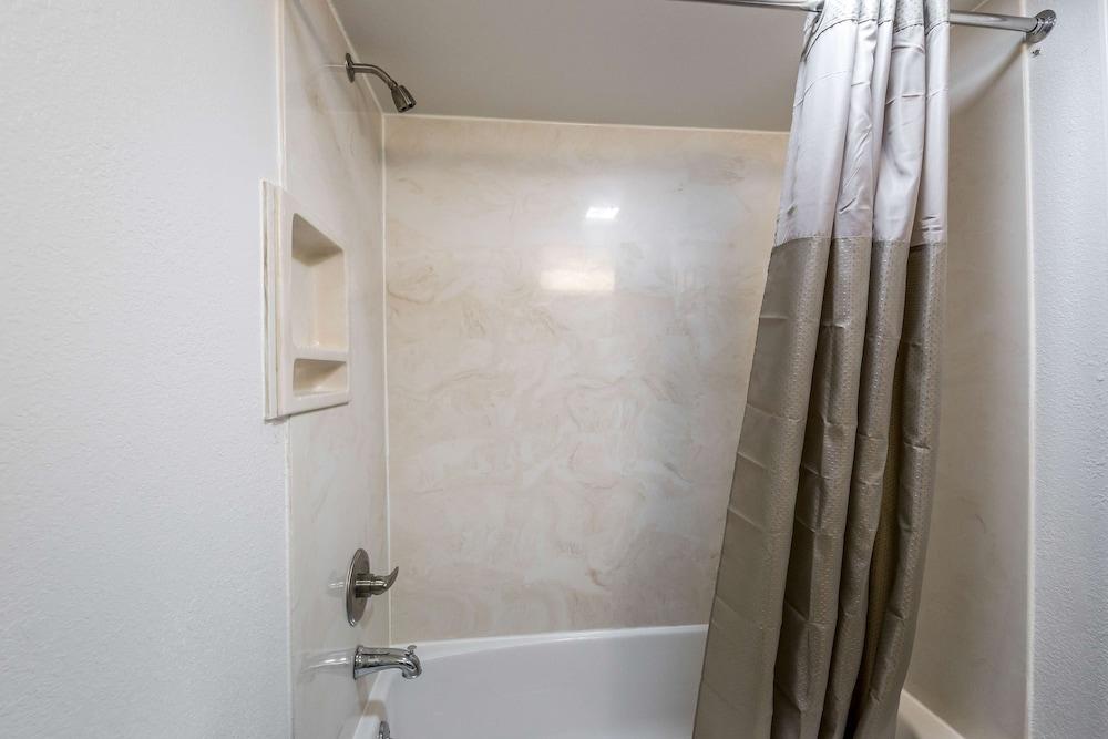Motel 6 Peoria, IL photo 30