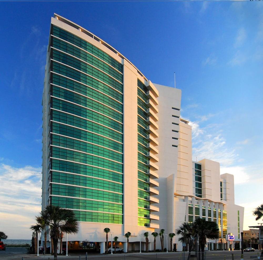 Sandy Beach Oceanfront Resort photo 1