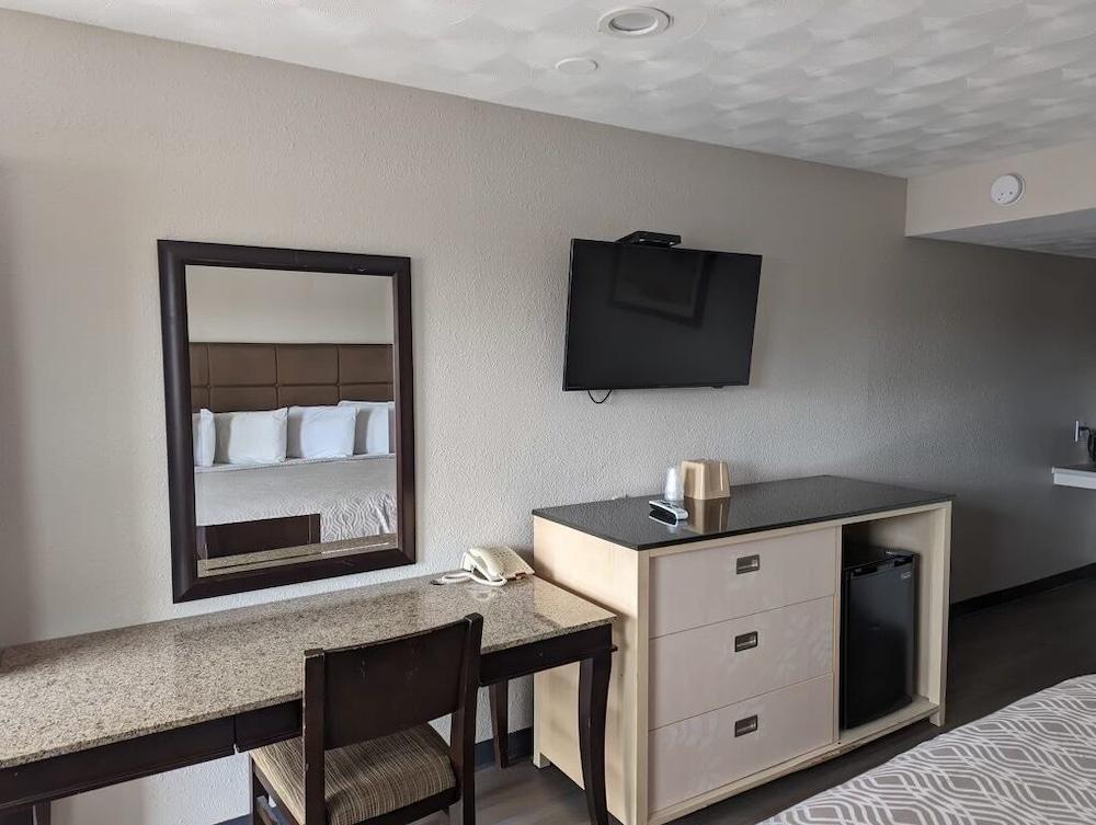 Budget Inn photo 6