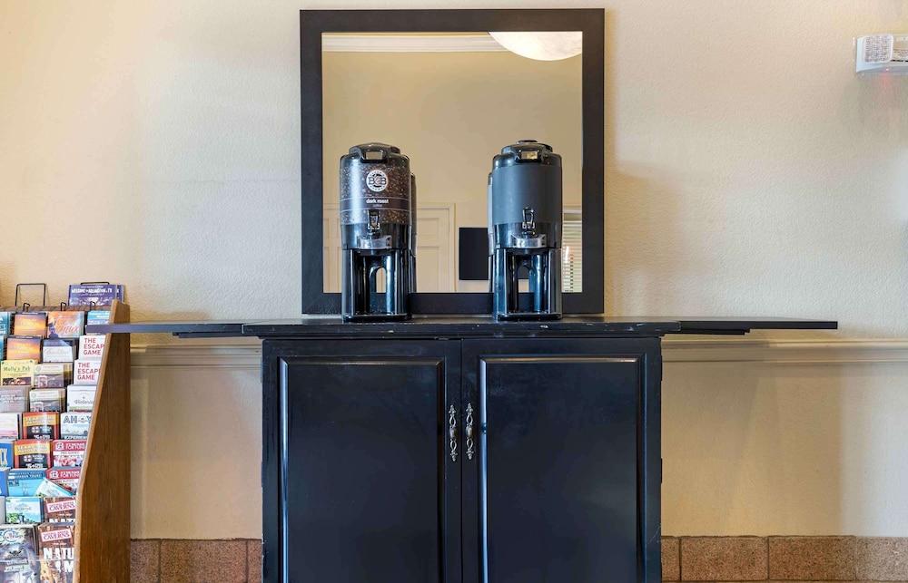 Extended Stay America Suites Houston Med Ctr Braeswood Bl photo 15