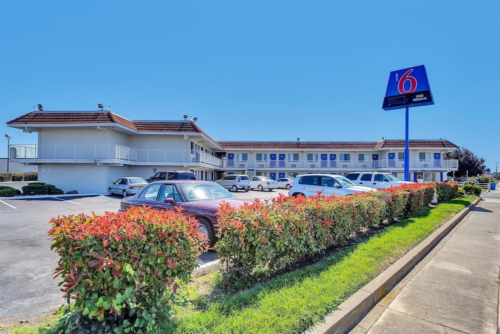 Motel 6 Vallejo, CA - Six Flags West photo 37