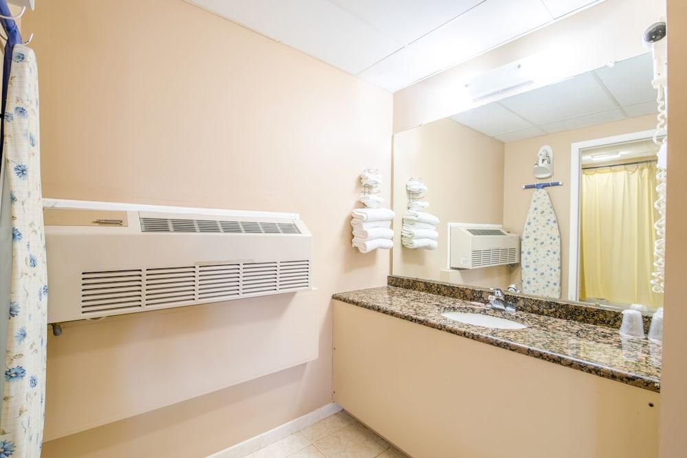 Bay Harbour Motor Lodge photo 10