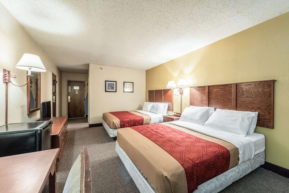 Econo Lodge Brainerd photo 21