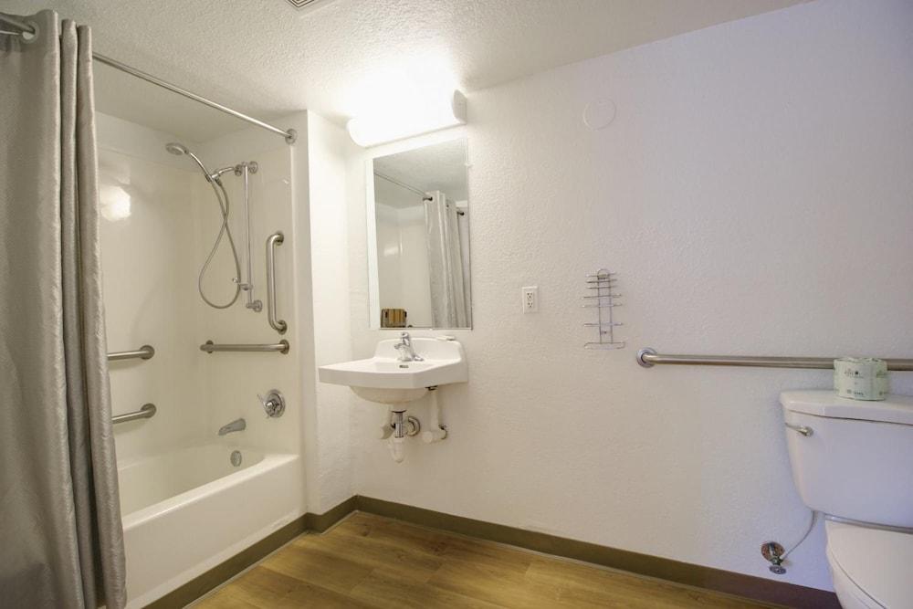 Motel 6 Lantana, FL photo 30
