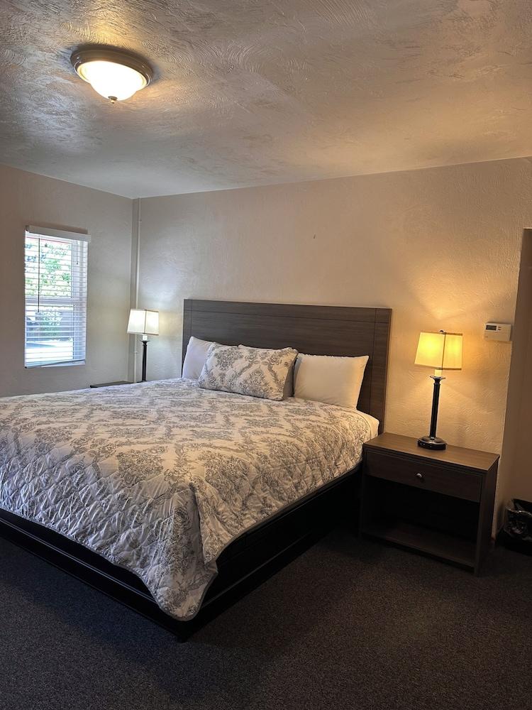 Lee Vining Motel photo 29