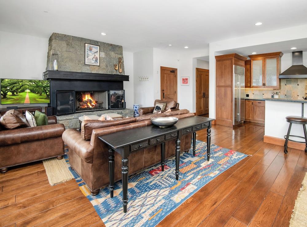 Hummingbird by Elevation Accommodations photo 12