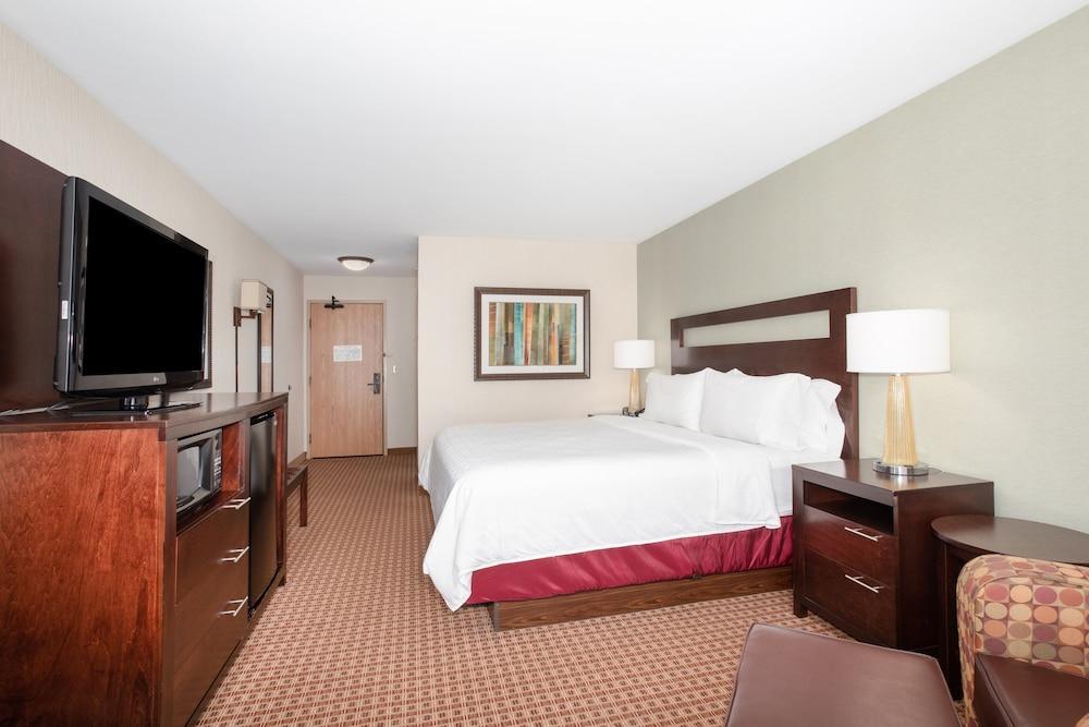 Holiday Inn Express & Suites Gillette by IHG photo 3
