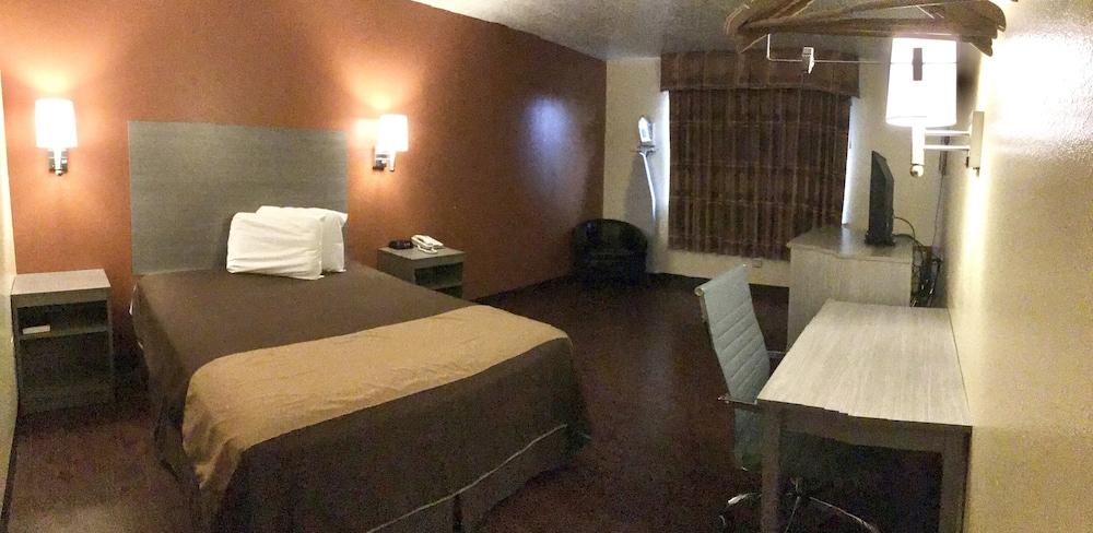 Rodeway Inn Moriarty photo 4