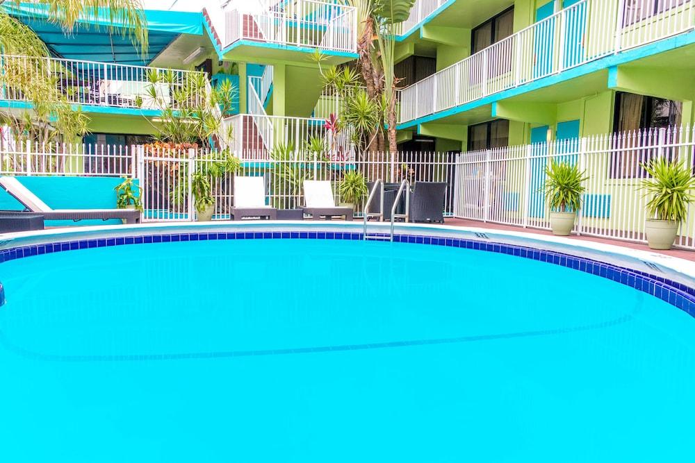 Ocean Reef Hotel photo 34