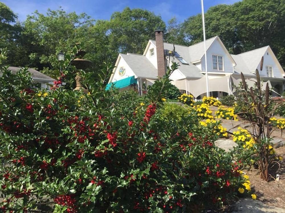 Mount Battie Inn photo 62