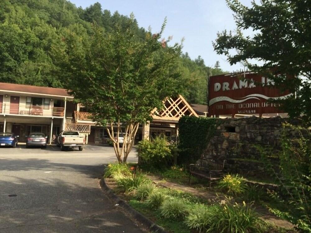 Drama Inn photo 7