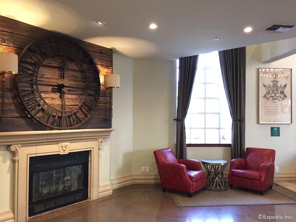 Anaheim Camelot Inn & Suites photo 37