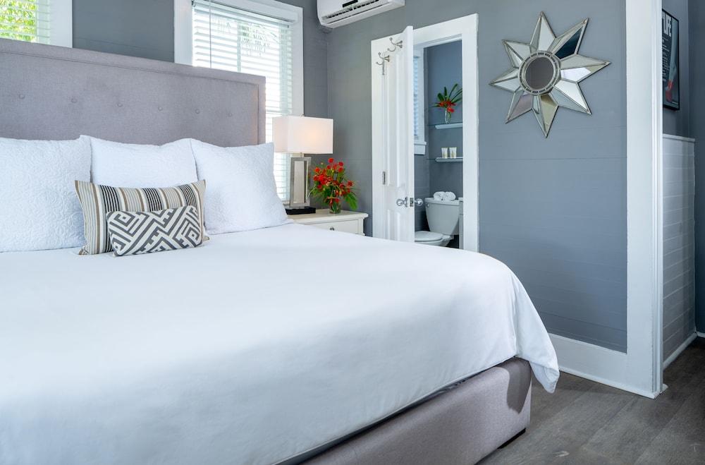Alexanders Guesthouse - Adult Exclusive, LGBTQ Friendly photo 31