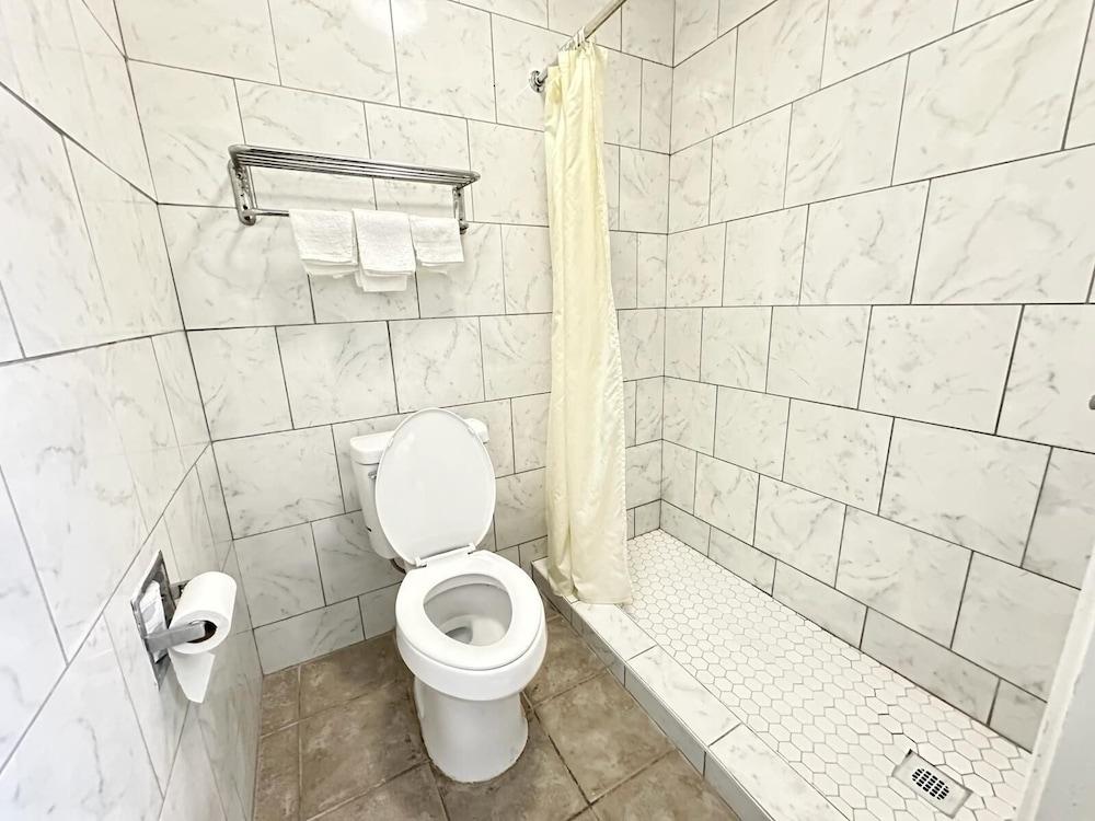 Budget Inn photo 31