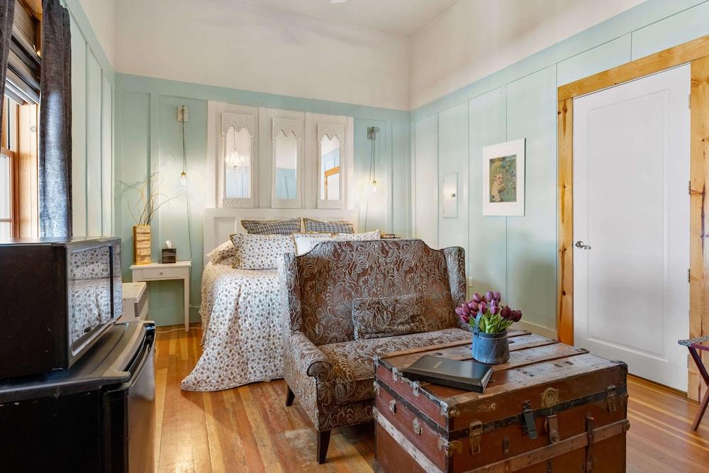 Mccloud Mercantile Hotel photo 62