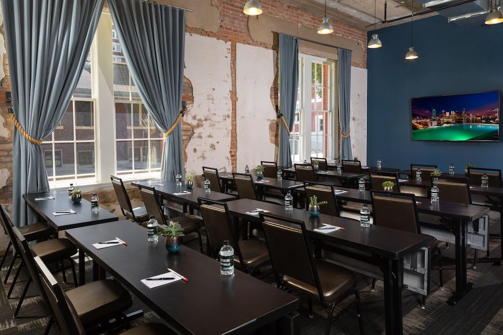 Canvas Hotel Dallas photo 48