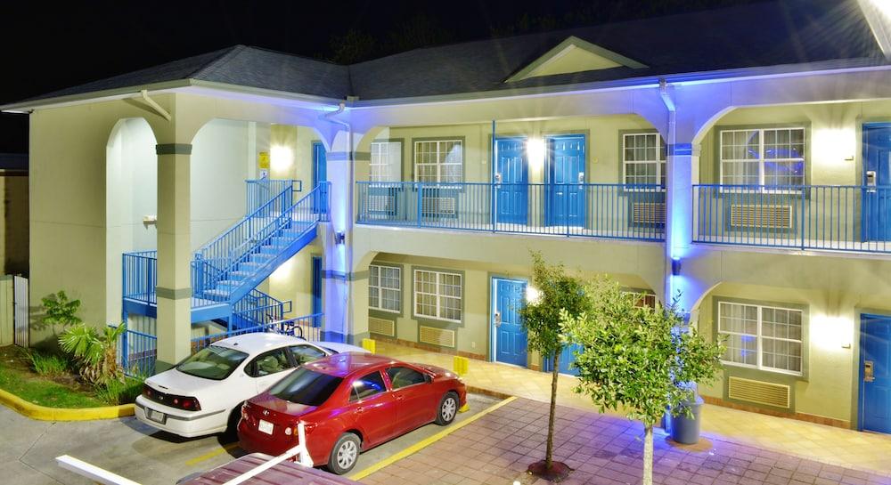 Scottish Inns and Suites Alvin photo 38