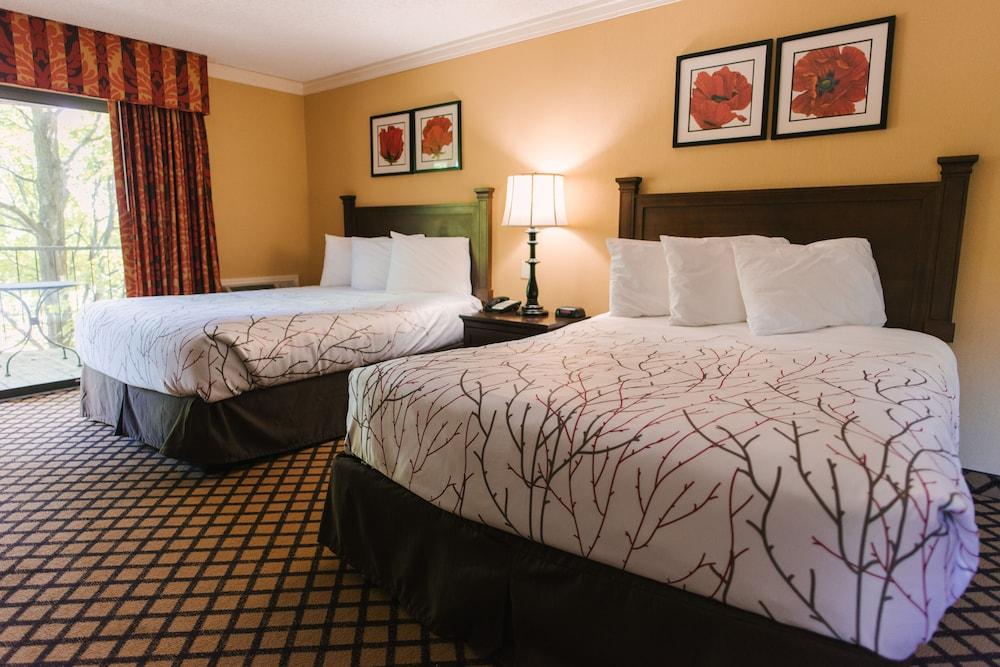 The Lakeview Hotel, Shanty Creek Resort photo 5