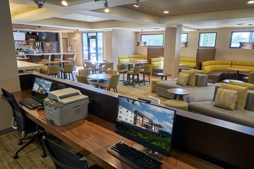 Courtyard By Marriott Bentonville photo 24