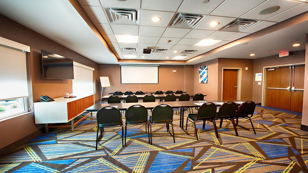 Holiday Inn Express & Suites Houston SW - Galleria Area by IHG photo 19