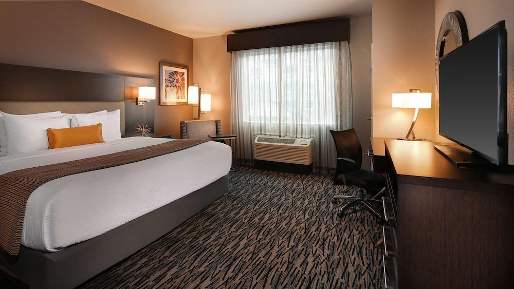 Best Western Plus Executive Residency Baytown photo 33