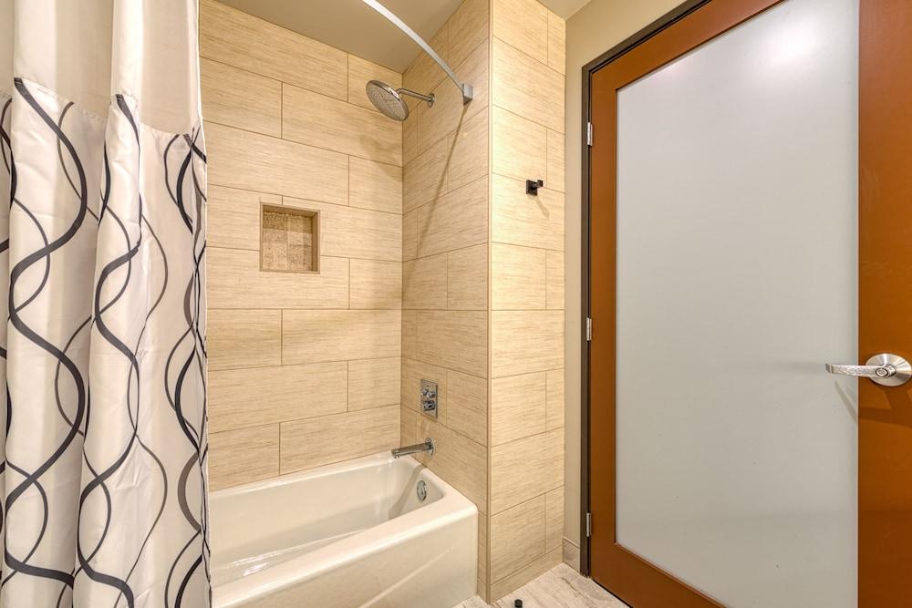 Hotel Lexen - Newhall photo 47
