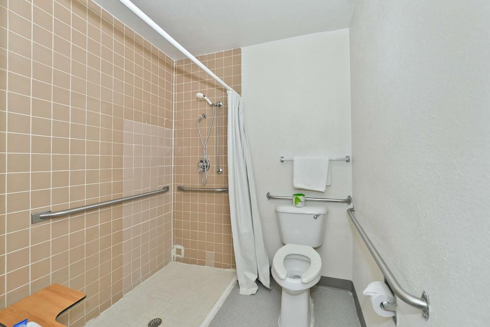 Americas Best Value Inn Amarillo Airport photo 24