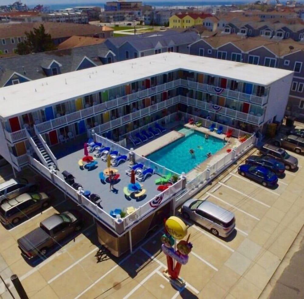 Lollipop Motel photo 2