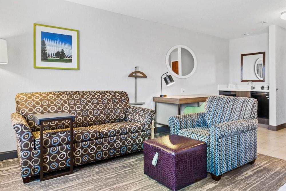Hampton Inn & Suites Colorado Springs/Air Force Academy photo 48