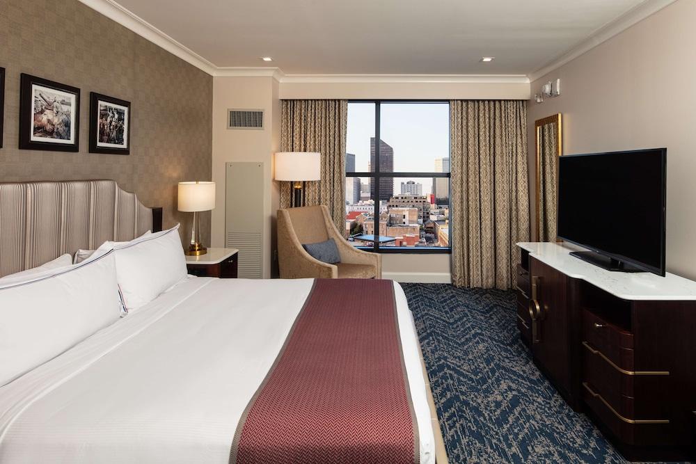 Higgins Hotel, Official Hotel of The National WWII Museum, Curio Collection by Hilton photo 24