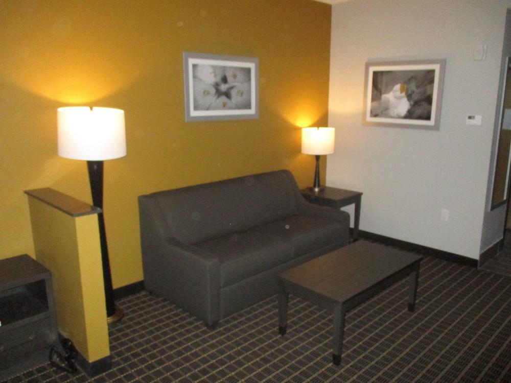 Best Western Plus Lampasas Inn & Suites photo 15