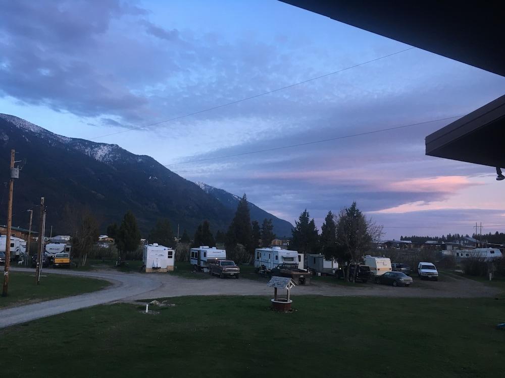 Glacier Basecamp Lodge photo 66